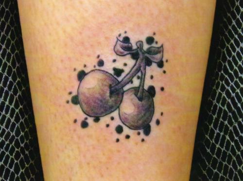 tatouage hirondelle et cerise