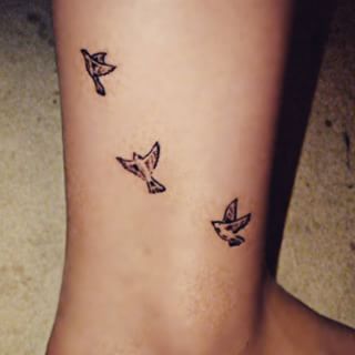 tatouage hirondelle instagram