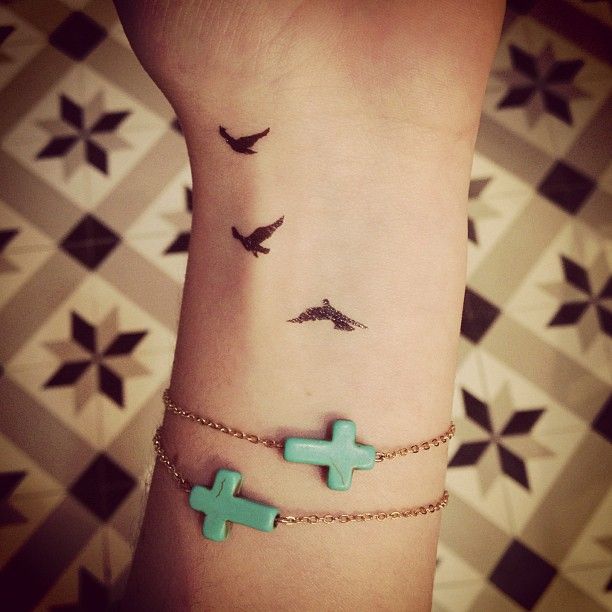 tatouage hirondelle instagram