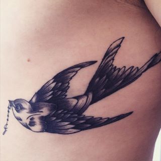 tatouage hirondelle instagram