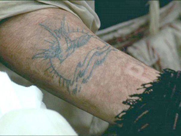 tatouage hirondelle johnny depp