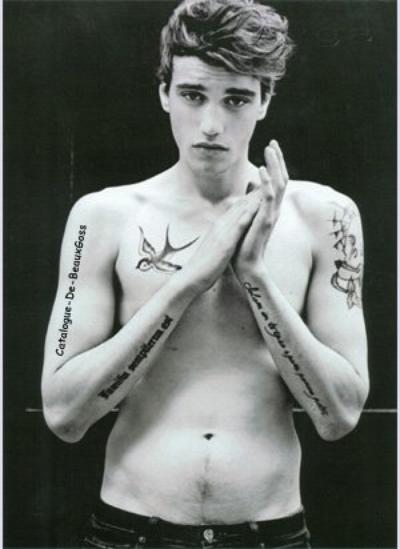 tatouage hirondelle julien secret story