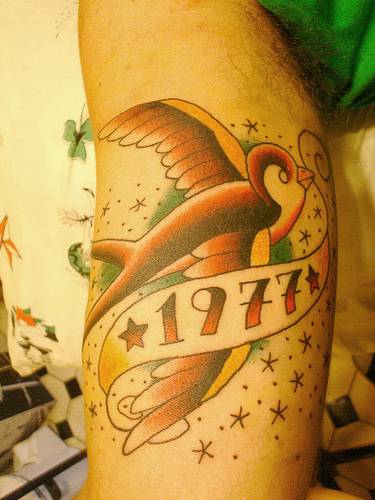 tatouage hirondelle old school