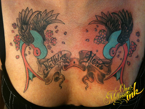 tatouage hirondelle poitrine