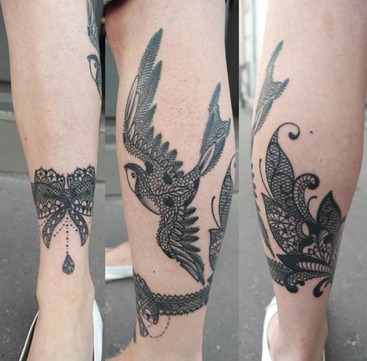 tatouage hirondelle sur un fil