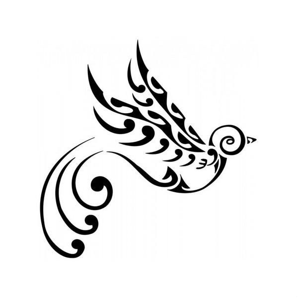 tatouage hirondelle tribal