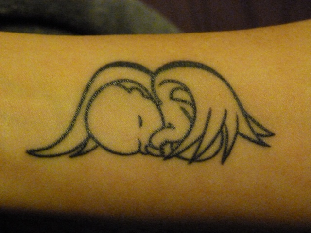 tatouage hommage ange