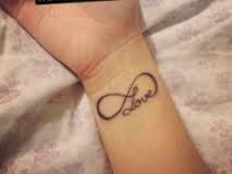 tatouage infini avec date