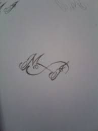 tatouage infini avec la lettre m