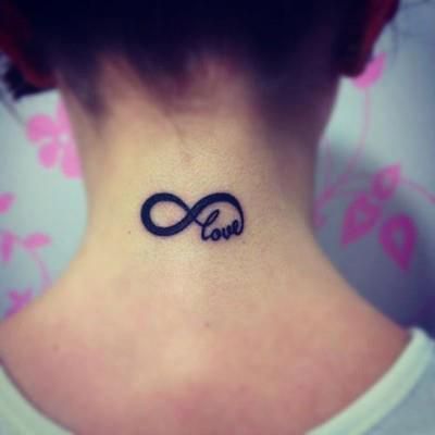 tatouage infini banal
