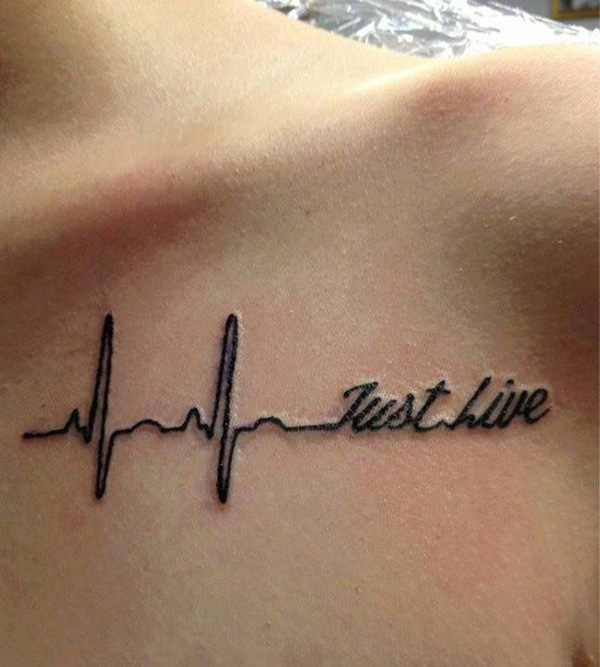 tatouage infini clavicule
