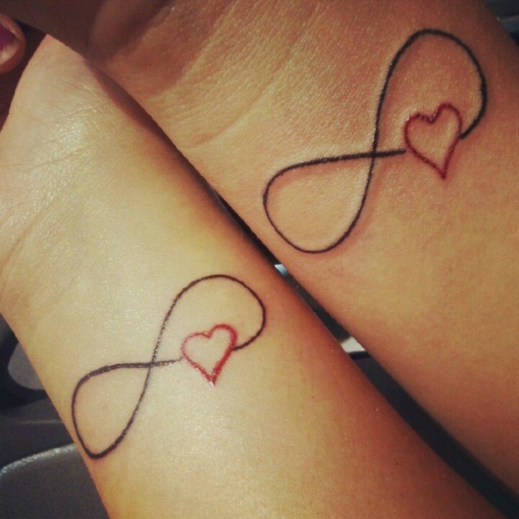 tatouage infini couple