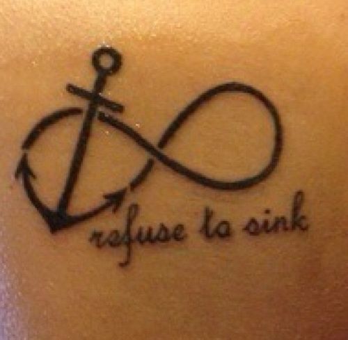 tatouage infini encre blanche
