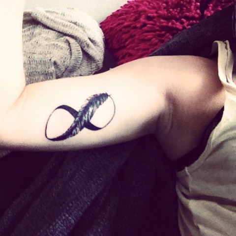 tatouage infini homme