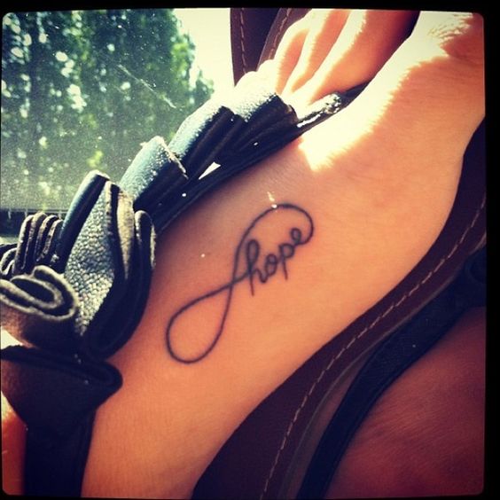 tatouage infini hope