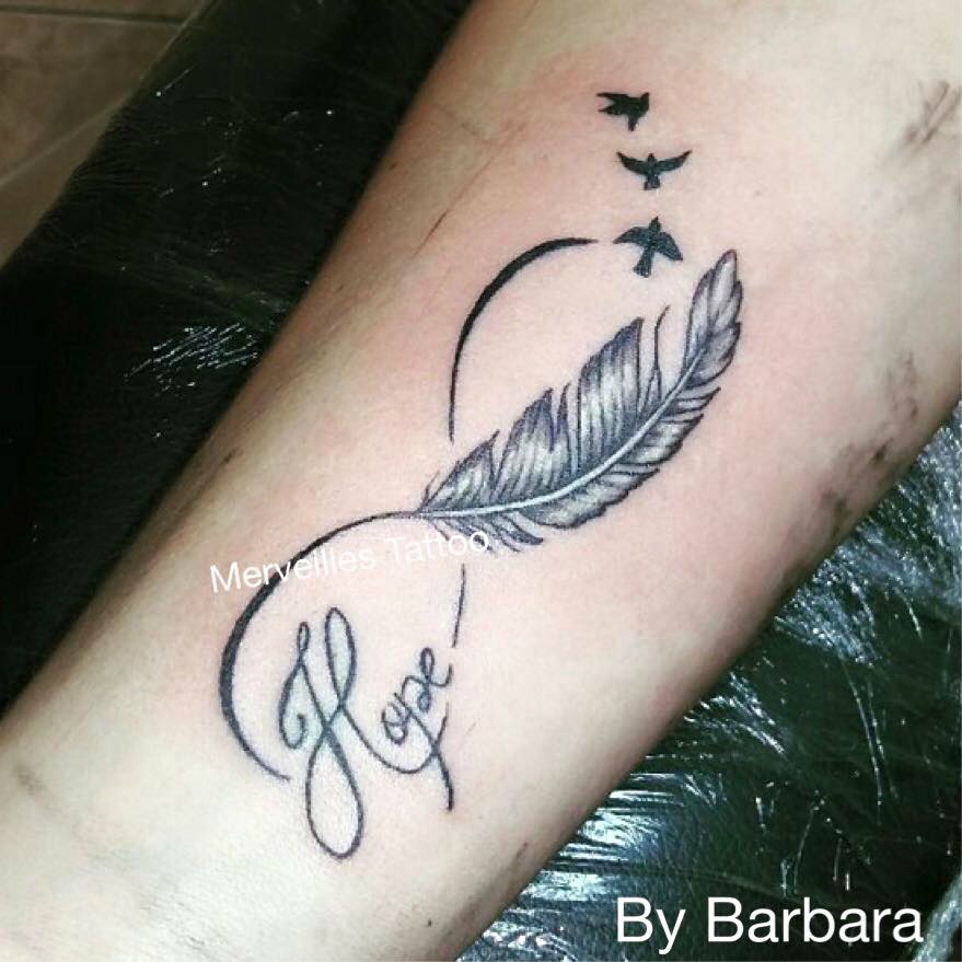tatouage infini hope plume