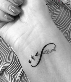 tatouage infini oiseau