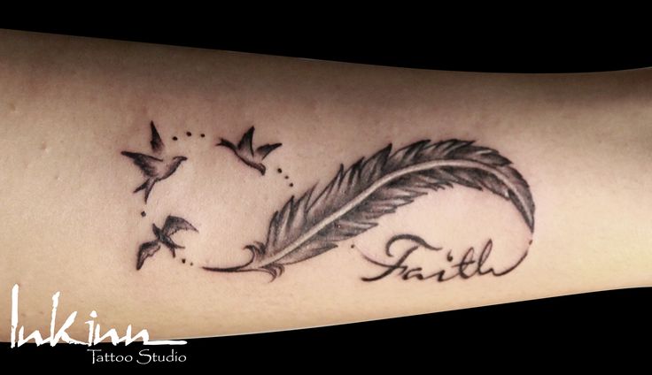 tatouage infini plume
