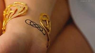 tatouage infini revenge