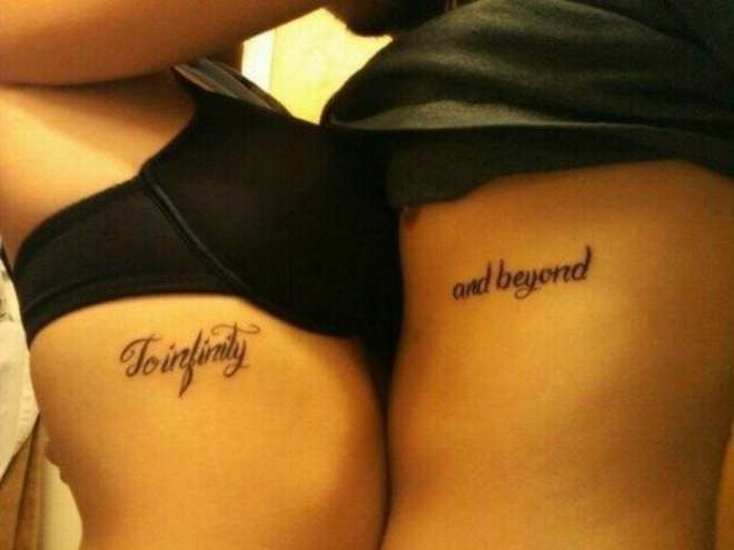 tatouage infini sur les cotes