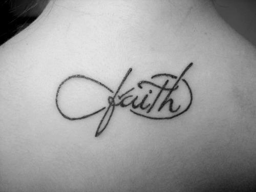 tatouage infinity faith
