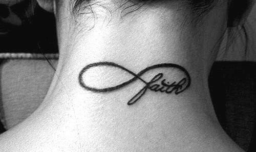 tatouage infinity faith