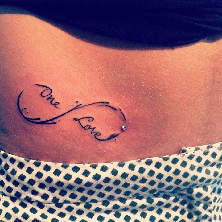 Tatouage infinity one love