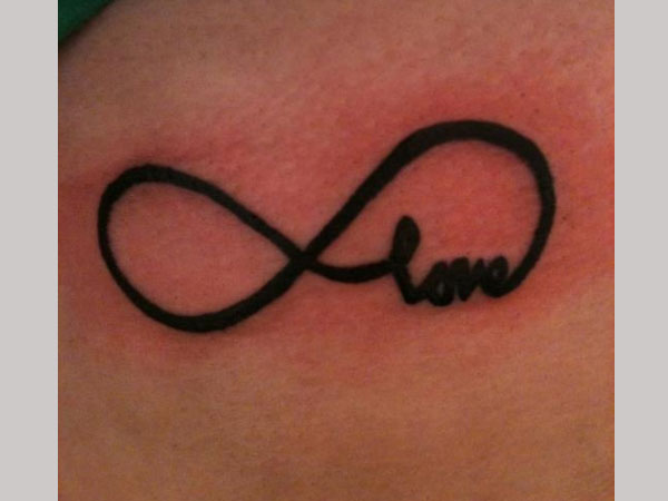 tatouage infinity one love