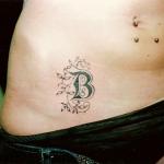 tatouage initiale b
