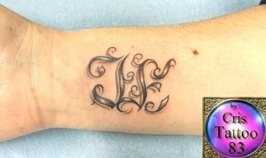 tatouage initiale c f