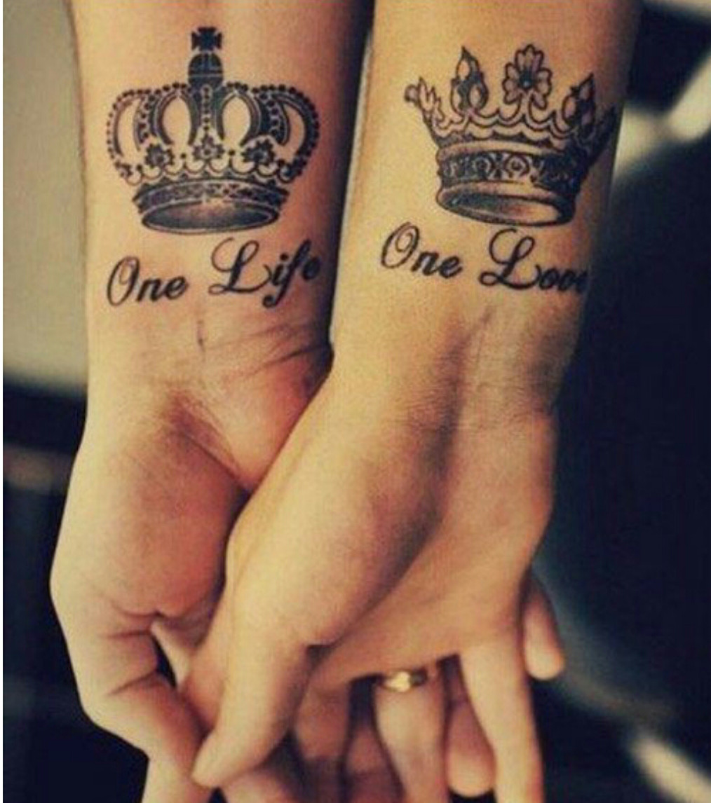 tatouage initiale couple