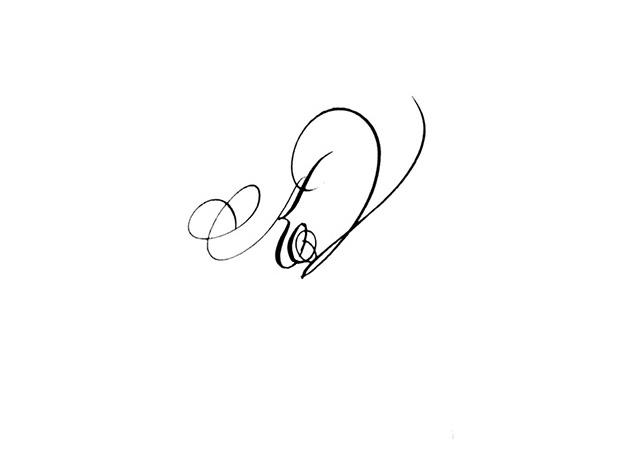 tatouage initiale ecriture