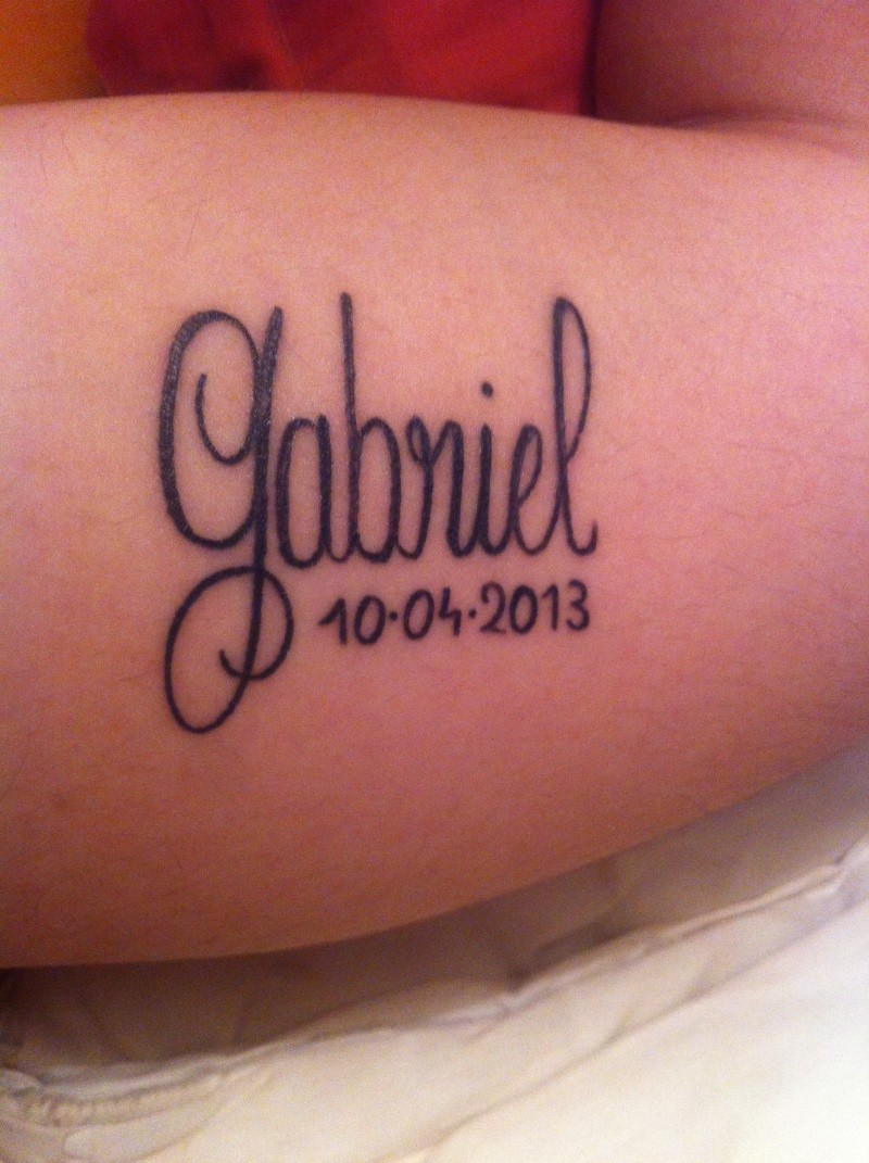 tatouage initiale endroit