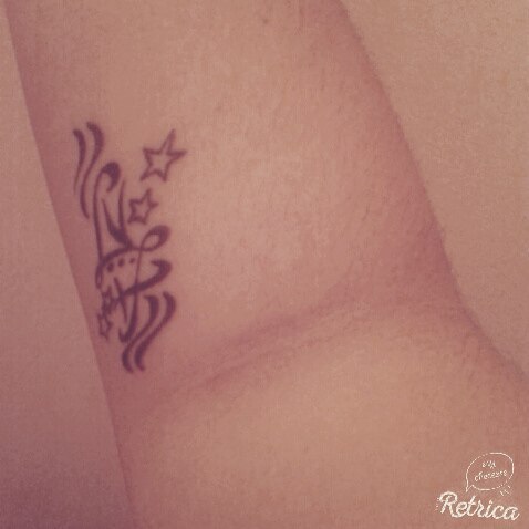 tatouage initiale famille