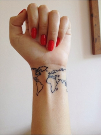 tatouage initiale famille