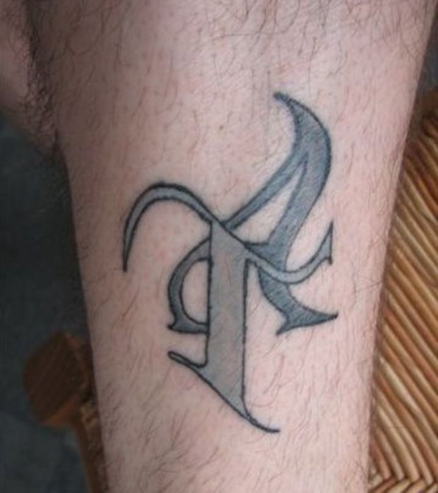 tatouage initiale l et t