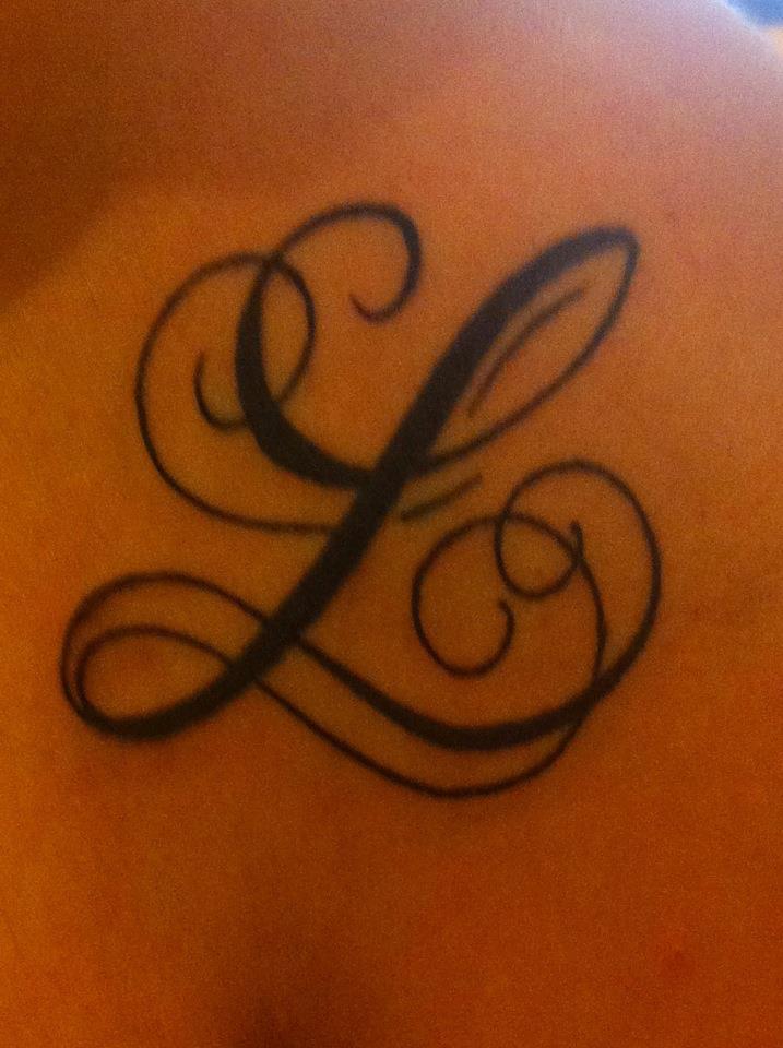tatouage initiale l et t