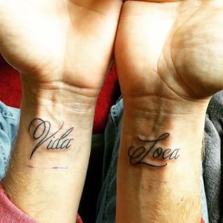tatouage initiale lr