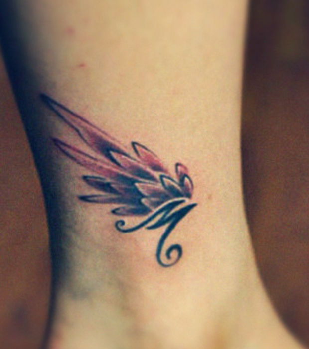 tatouage initiale m et j