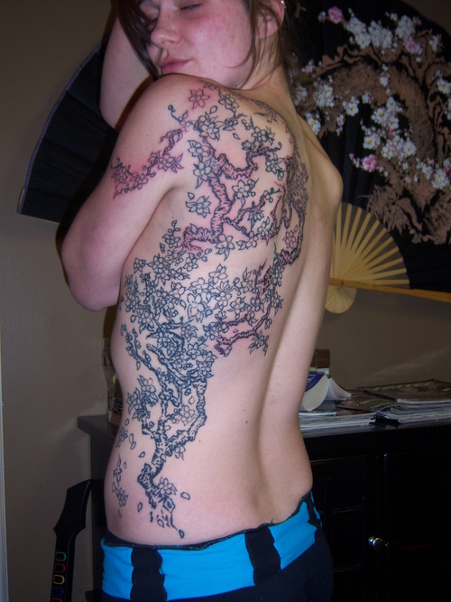 tatouage japonais hanche