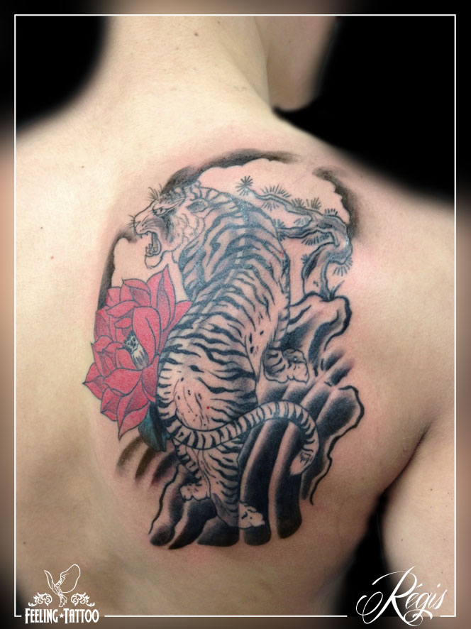 tatouage japonais omoplate