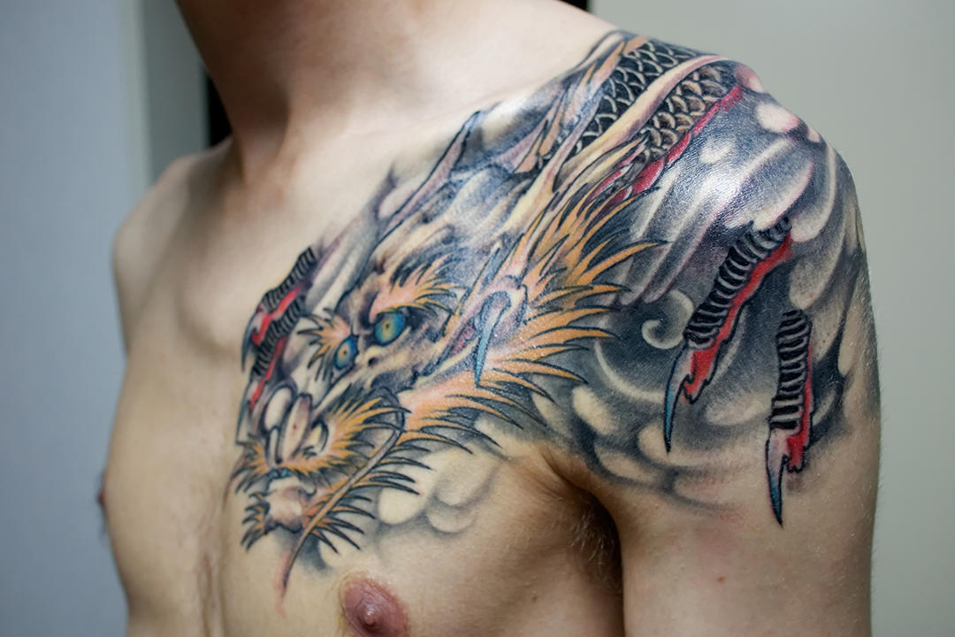 tatouage japonais pectoraux