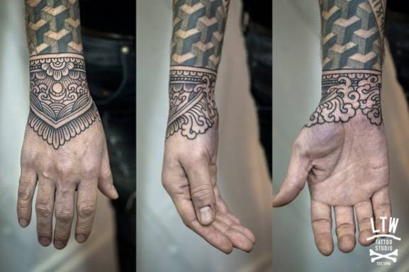 tatouage japonais poignet