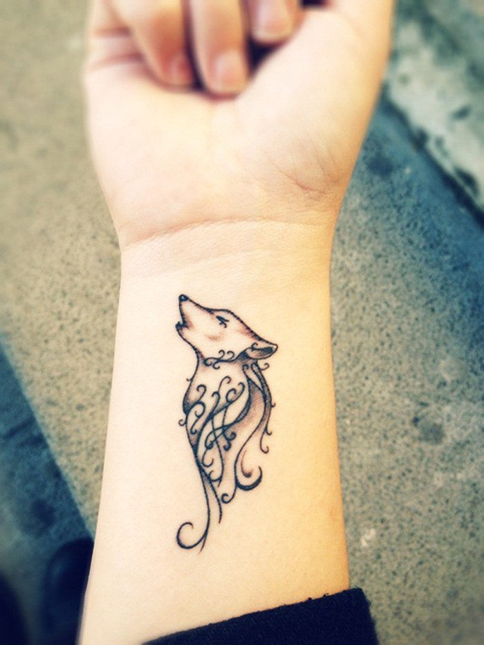 Tatouage loup discret