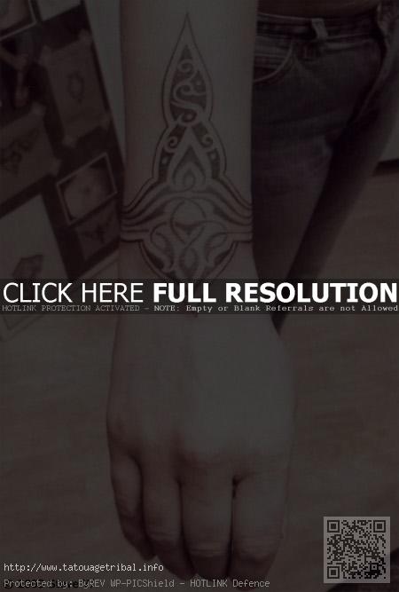 tatouage manchette celtique