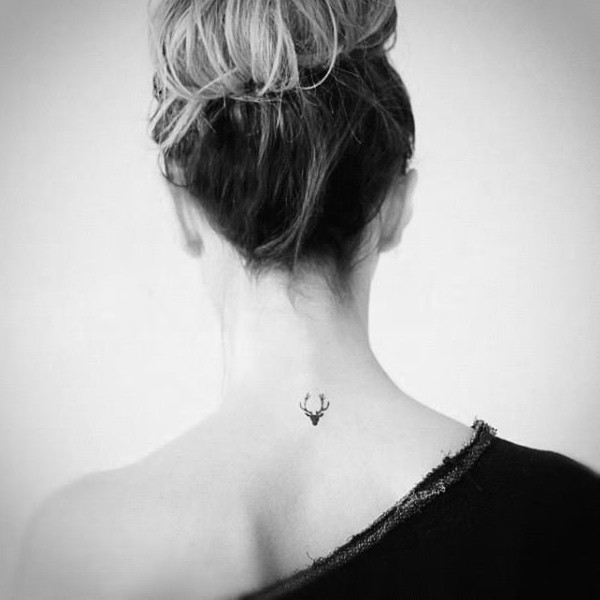 tatouage mini hirondelle