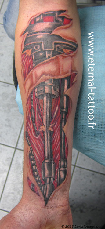 tatouage mollet biomecanique