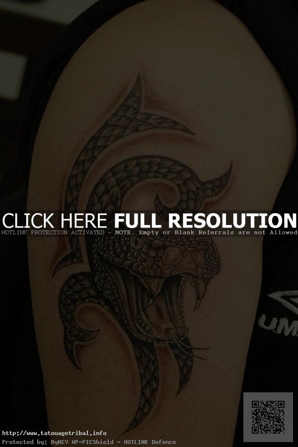 tatouage mollet homme serpent
