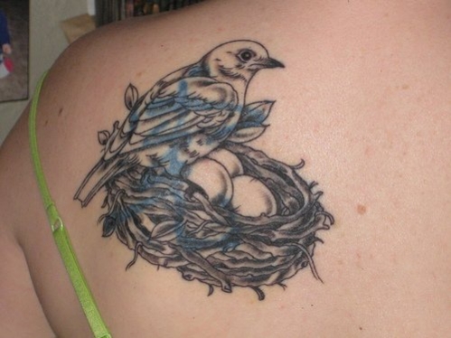 tatouage nid d'oiseau