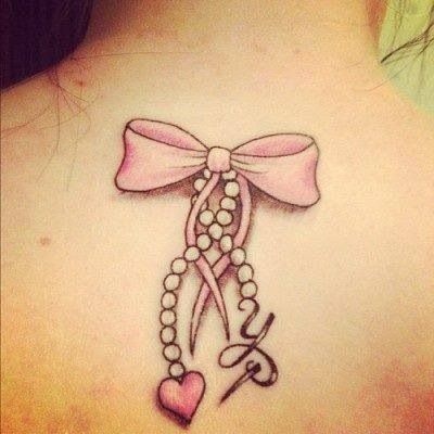 tatouage noeud avec une lettre